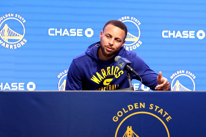 NBA: Stephen Curry espera regresar para el comienzo de los playoffs