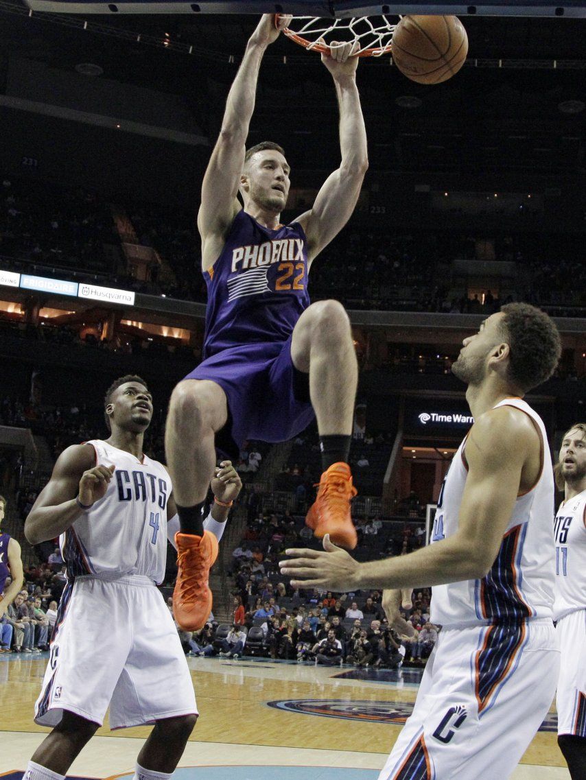 Frye encesta 20 puntos en triunfo de Suns