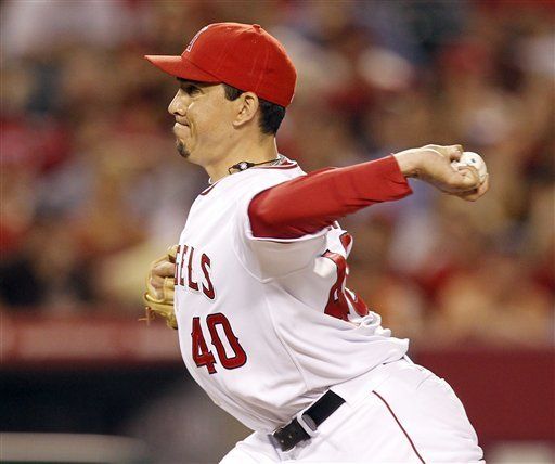 MLB: Angelinos 3, Marineros 2. Angelinos Weaver beats Marineros, Hernandez 3-2