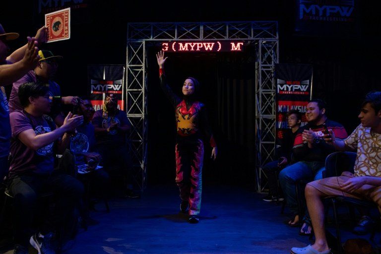 Phoenix, la luchadora con hiyab que rompe tabúes en Malasia