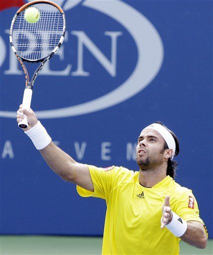 González y Federer avanzan a tercera ronda