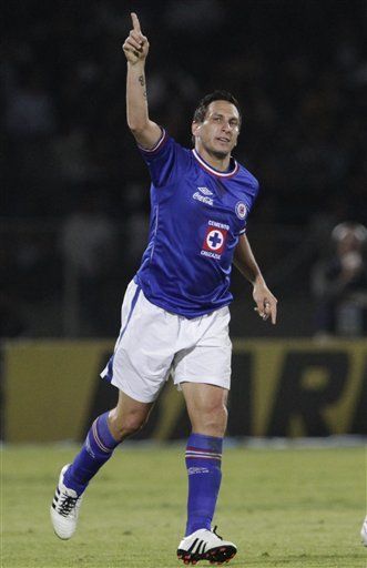 México: Argentino Giménez convierte abucheos en halagos