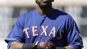 Texas tendrá que adaptarse sin Nelson Cruz