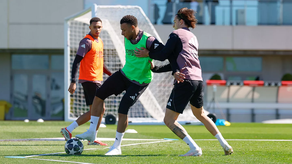 Champions League: Kylian Mbappé y Álvaro Carreras entrenan antes de viajar a Manchester