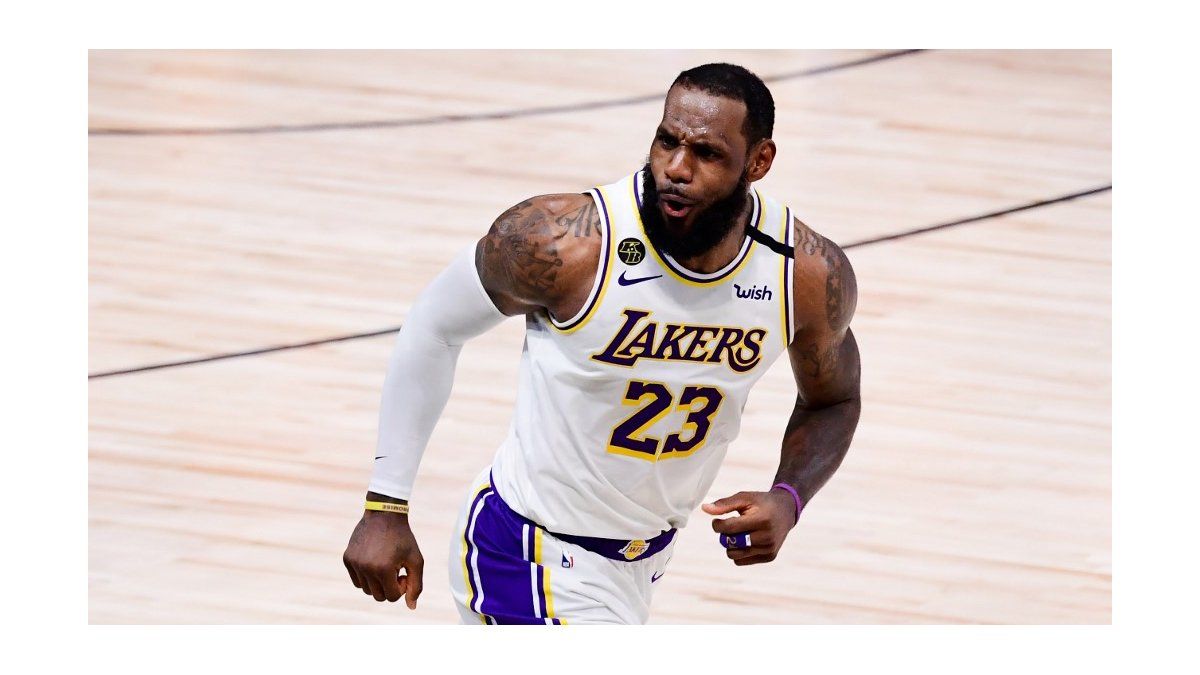 LeBron sigue acortando distancia en la carrera por ser el mejor de la historia