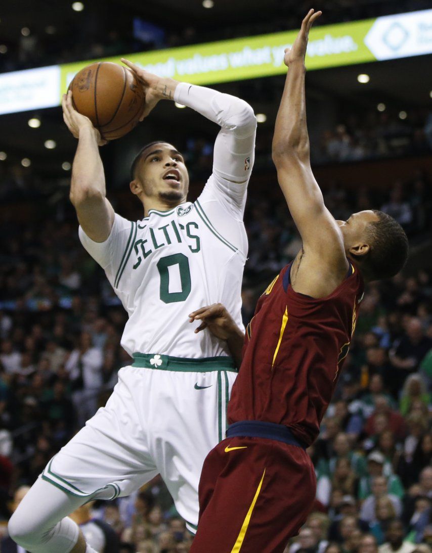Celtics toman ventaja de 1-0 ante Cavaliers en final de Este
