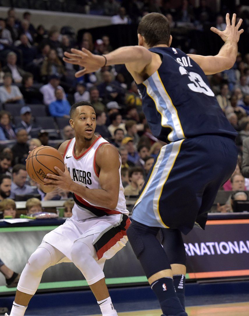 McCollum logra 24 puntos; Blazers vencen a Grizzlies