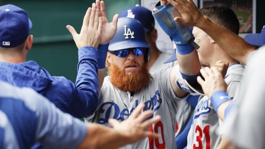 Dodgers evitan barrida de temporada ante Rojos al ganar 8-1