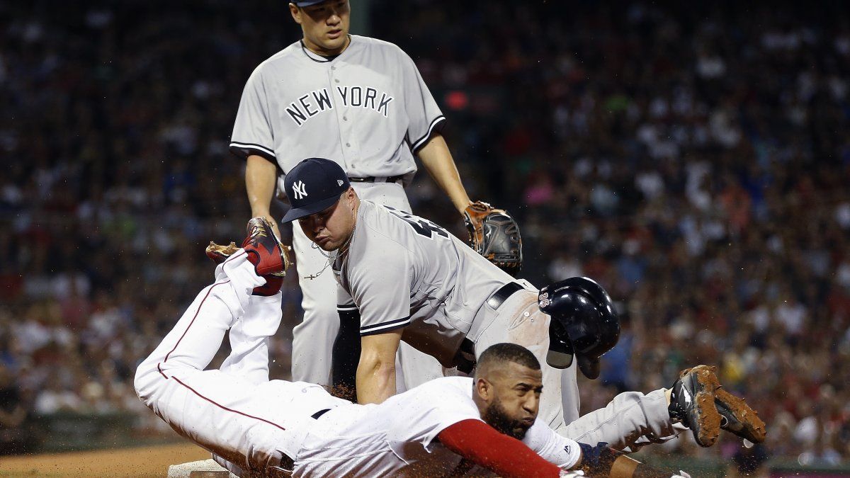 Medias Rojas ganan a Yanquis en el décimo y barren la serie