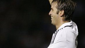 Holandés Van der Vaart lleva al triunfo al Real Madrid