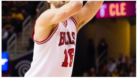Pau Gasol recibe el galardón Magic Johnson