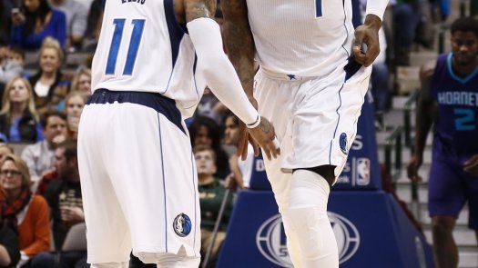 Monta Ellis brilla al final y Mavs vencen a Hornets
