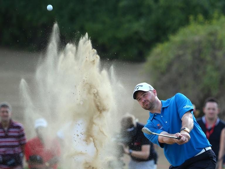 Escocés Lee lidera en solitario torneo de Abu Dabi a falta de una jornada