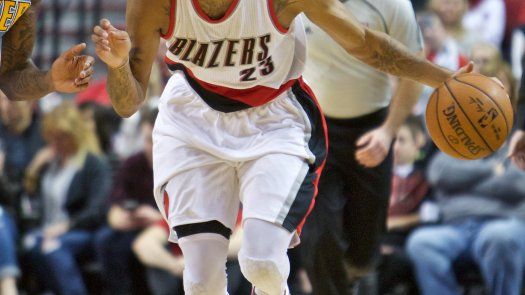 McCollum destaca, y Blazers derrotan a Nuggets