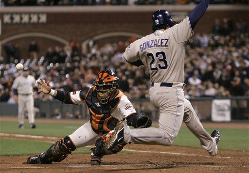 MLB: Padres 4, Gigantes 3; Headley remolca el triunfo