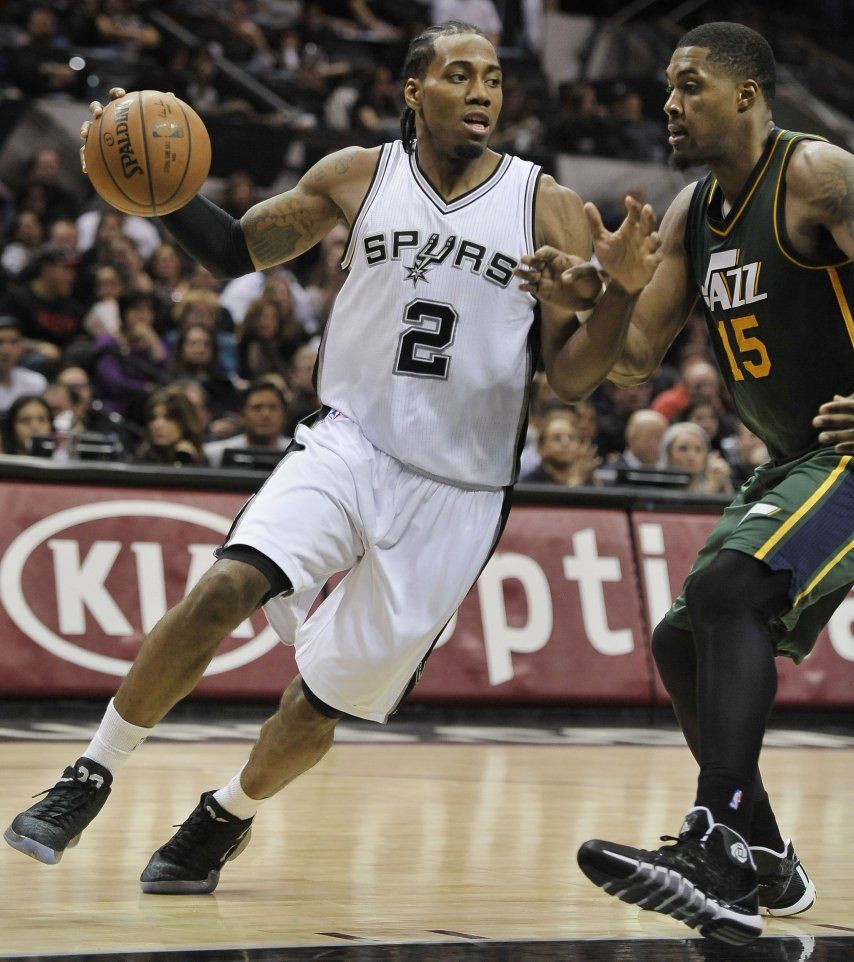 Splitter y Leonard guían a Spurs a triunfo sobre Jazz