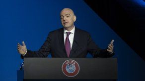 Infantino aboga por menos partidos y torneos