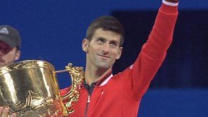 Djokovic no da opción a Nadal y le gana en Pekín