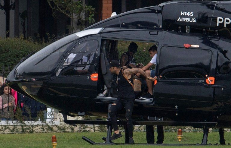 Neymar regresa a la concentración de Brasil tras defenderse de acusación de violación