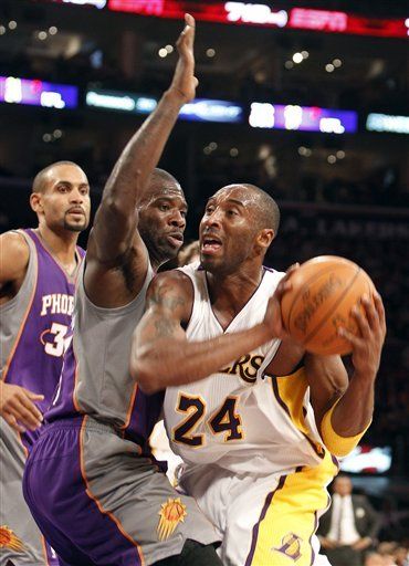 NBA: Suns 121, Lakers 116; Suns triunfan con lluvia de triples