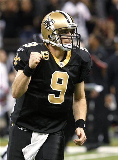 Drew Brees rompe marca de NFL en yardas por aire en una temporada