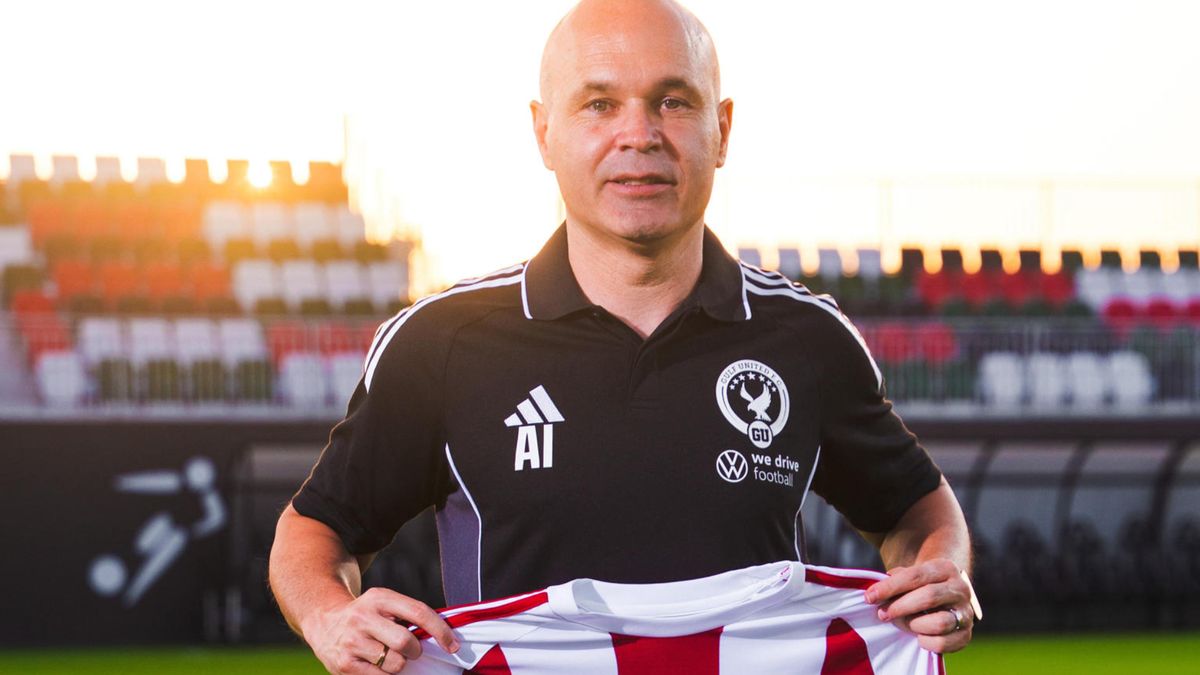 Andrés Iniesta inicia su carrera como DT en Emiratos Árabes Unidos Andrés Iniesta inicia su carrera como DT en Emiratos Árabes Unidos