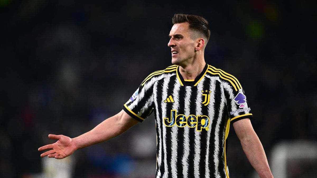 Arkadiusz Milik de la Juventus es operado de la rodilla