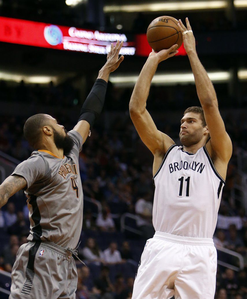 Nets vencen a  Suns en duelo de equipos atribulados
