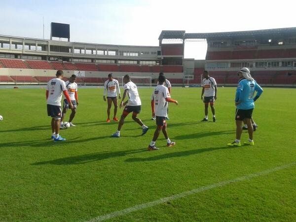 Selección: Los jugadores locales no regresarán a sus equipos
