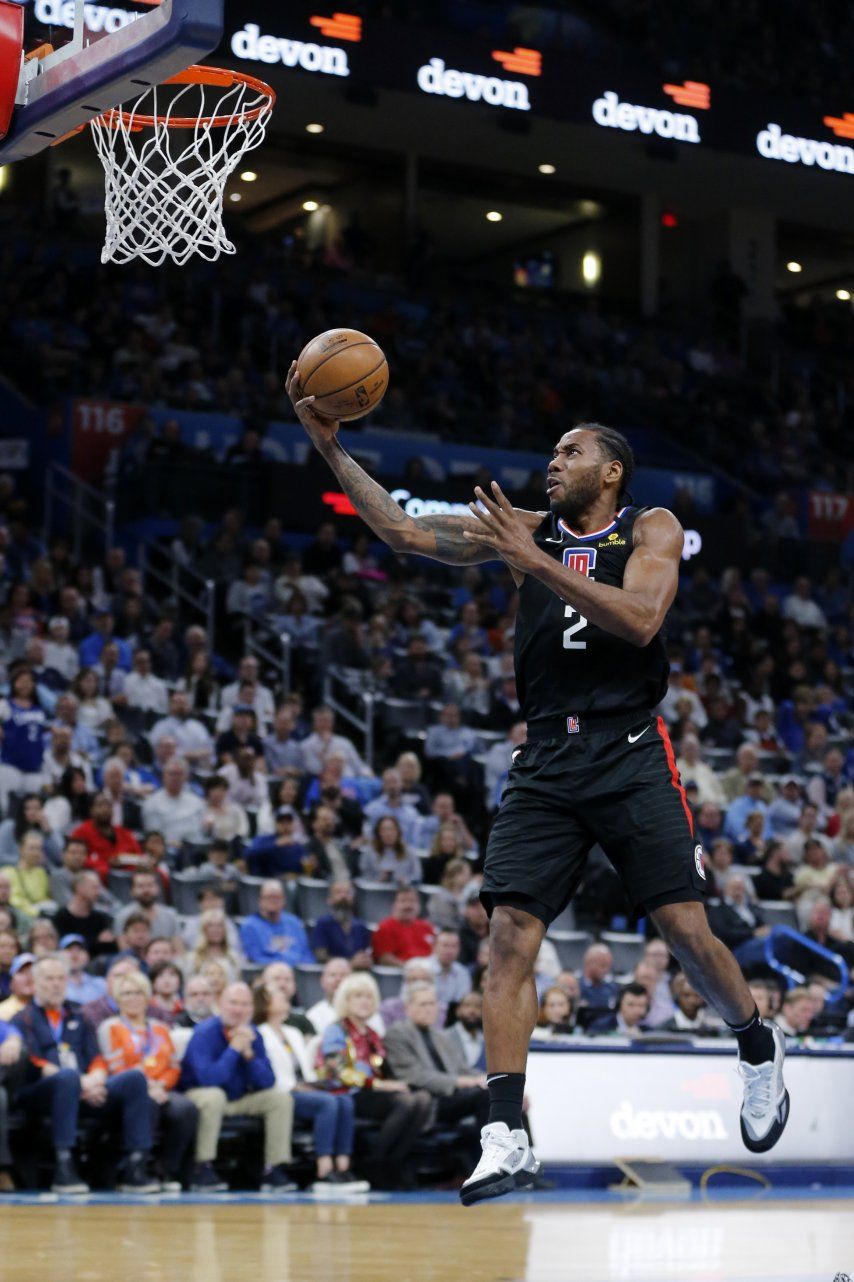 Leonard suma 25 puntos; Clippers doblegan a Thunder