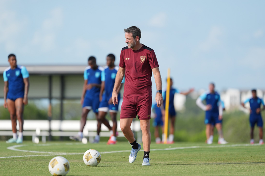 Thomas Christiansen: El objetivo es ganar y terminar primeros