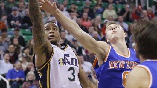 Hayward logra 24 puntos, Jazz aplasta a Knicks 106-85