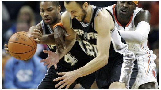 Spurs vencen a Bobcats con ayuda de Ginóbili; Neal suma triples
