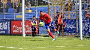 Blas Pérez llega a nueve goles con Municipal