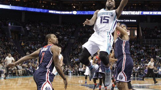 Con gran cierre, Hornets doblegan a Wizards