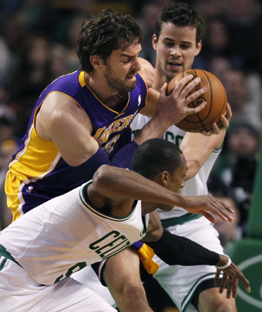 Termina mala racha de Lakers y vencen a Celtics