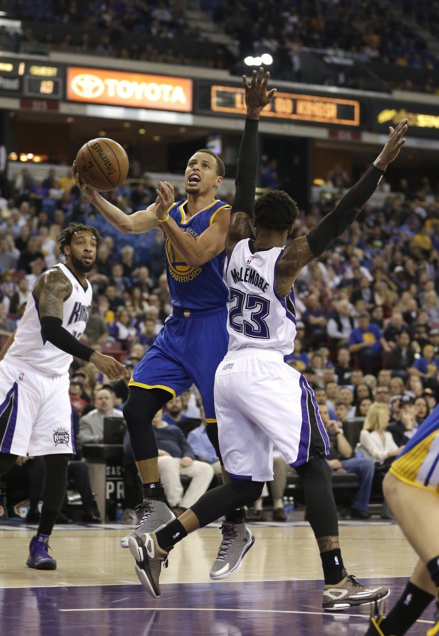 Warriors arrollan en primera mitad y vencen a Kings