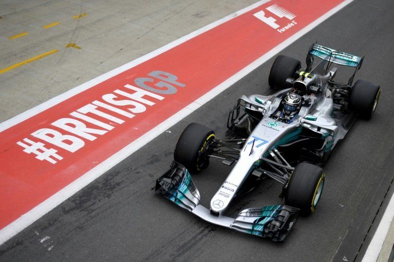 Mercedes domina la primera sesión de ensayos libres del GP de Gran Bretaña