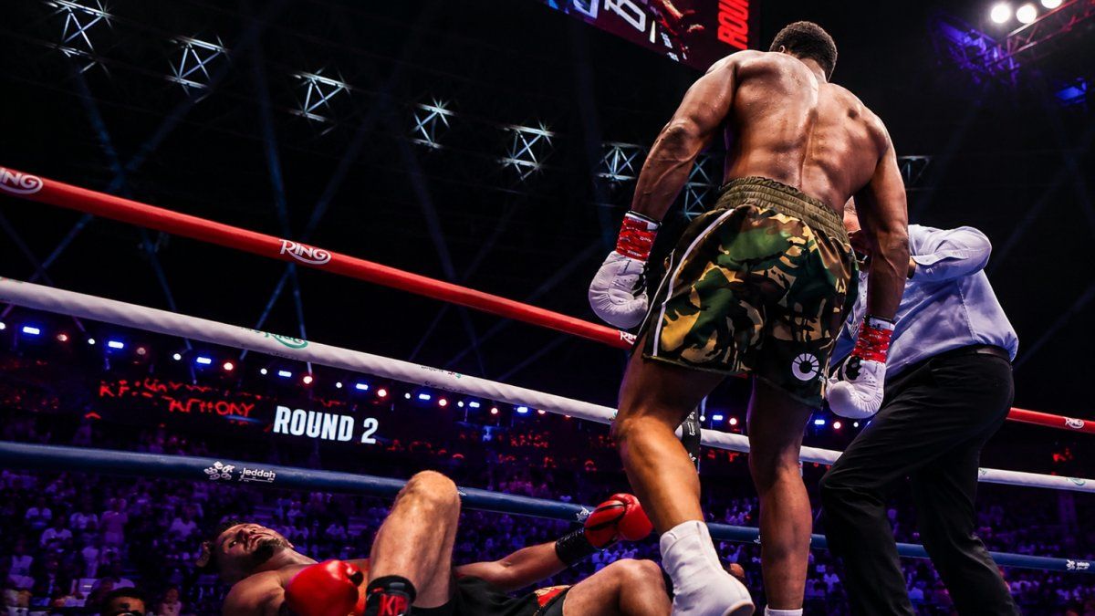 Anthony Joshua gana por KO en emotivo regreso al ring después de accidente Anthony Joshua gana por KO en emotivo regreso al ring después de accidente