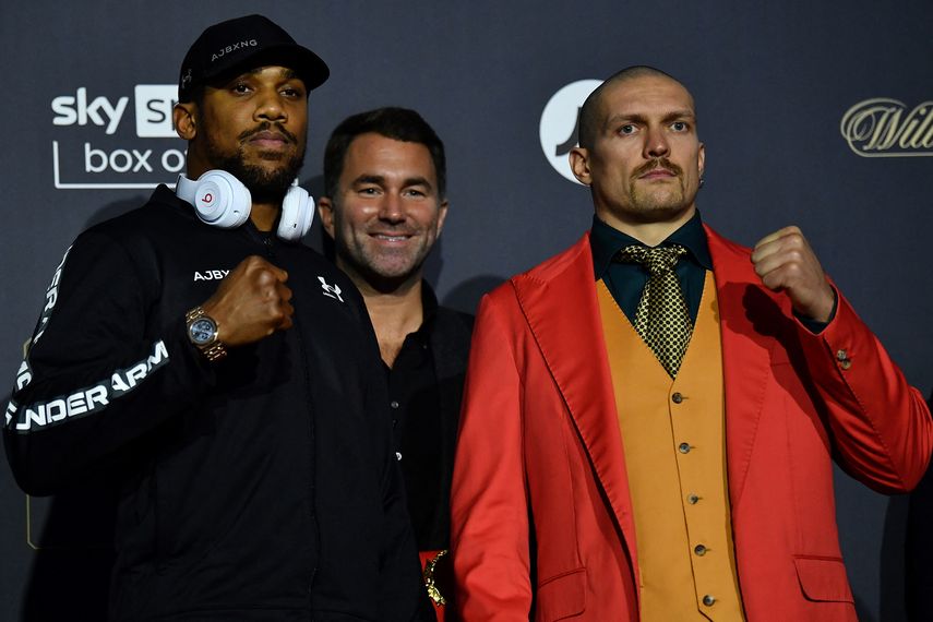 El juego mental de Usyk al vestirse del Joker en la conferencia de la pelea ante Joshua