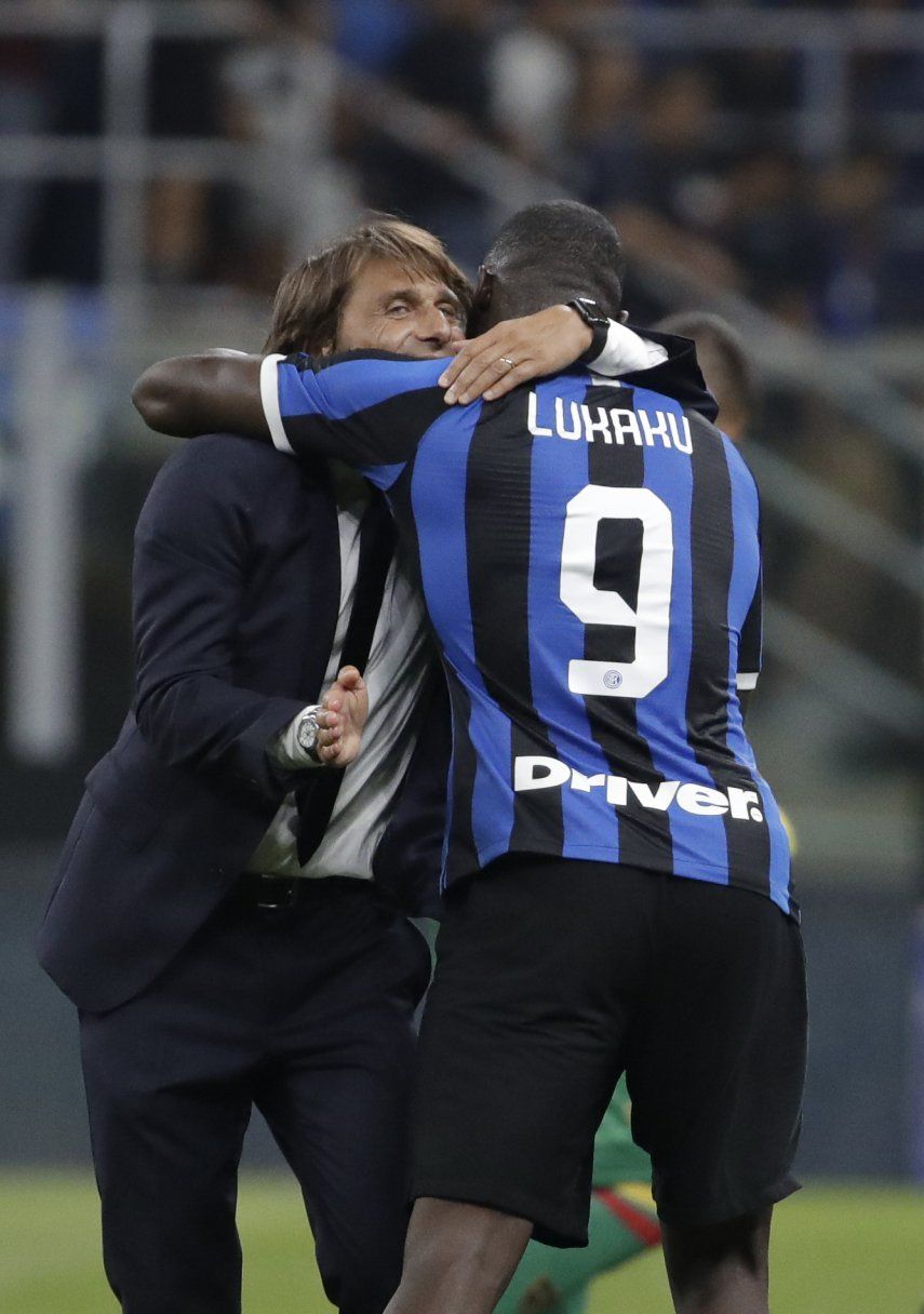 Lukaku anota e Inter golea 4-0 al Lecce en debut de Conte