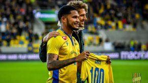 Eric Davis cumple 100 partidos con el DAC en Eslovaquia