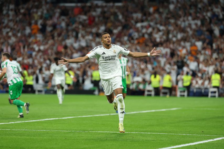 El Real Madrid venció al Betis con los primeros goles de Kylian Mbappé en LaLiga