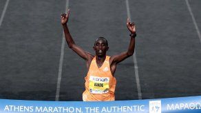 El keniano Kandie gana el maratón de Atenas con nuevo récord de la prueba