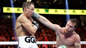 Canelo Álvarez supera a Gennady Golovkin y retiene títulos