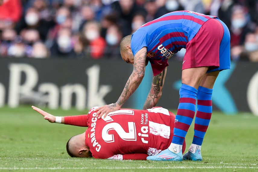 Dani Alves suspendido dos partidos tras su expulsión