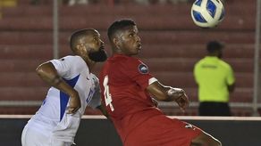 Fidel Escobar anota su segundo gol con Panamá
