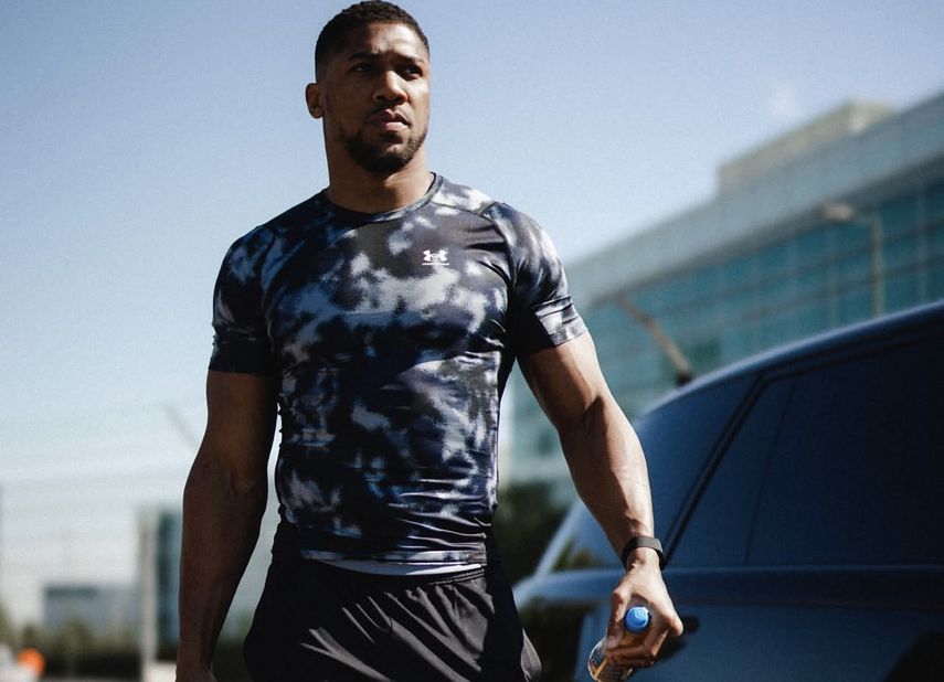 Ex campeón Anthony Joshua se vio involucrado en accidente automovilístico en Nigeria