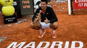 Djokovic supera a Tsitsipas y se corona por tercera vez en Madrid