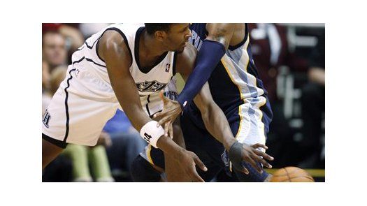NBA: Jazz 117, Grizzlies 94; Miles termina con 24 puntos